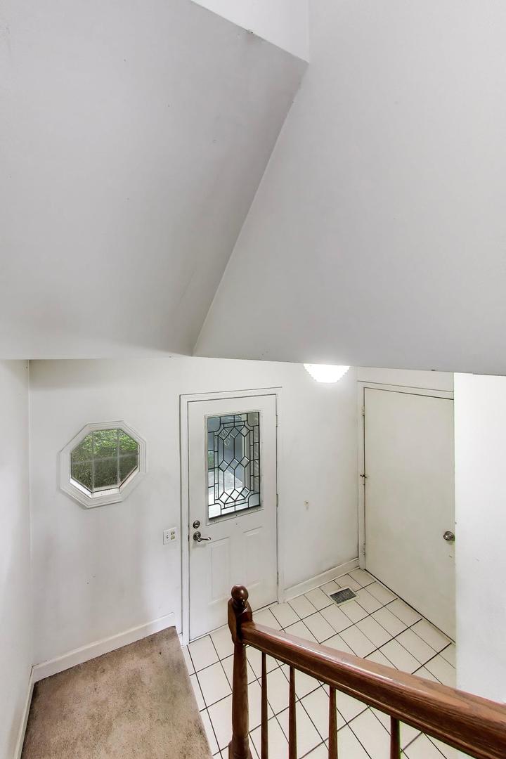 9166 GREENCASTLE Lane