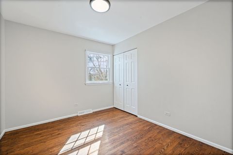 Tiny photo for 224 Downing Road, Buffalo Grove, IL 60089 (MLS # 12583388)