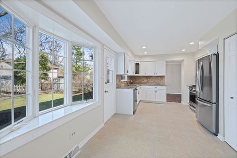 Tiny photo for 224 Downing Road, Buffalo Grove, IL 60089 (MLS # 12583388)