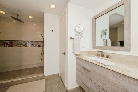 Tiny photo for 25 E Superior Street #1801, Chicago, IL 60611 (MLS # 12725927)