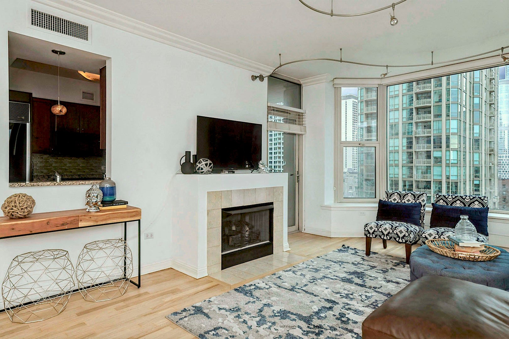 25 E Superior Street 1801