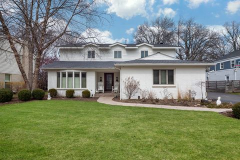 890 Mountain Drive Deerfield IL 60015