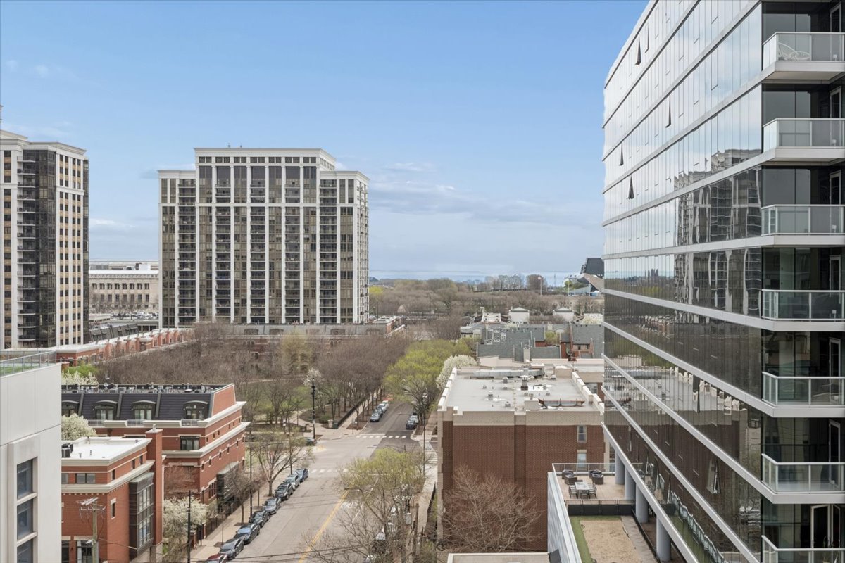 1400 S Michigan Avenue 1001