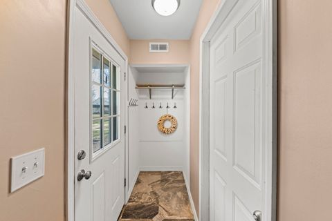 Tiny photo for 1675 Valley Forge Court #A, Wheaton, IL 60189 (MLS # 12595952)