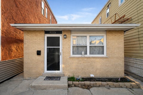 Photo of 4332 S Wood Street, Chicago, IL 60609 (MLS # 12708339)
