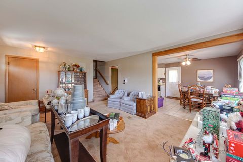 Tiny photo for 338 Ash Avenue, Wood Dale, IL 60191 (MLS # 12628818)