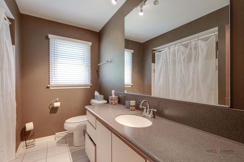 Tiny photo for 338 Ash Avenue, Wood Dale, IL 60191 (MLS # 12628818)