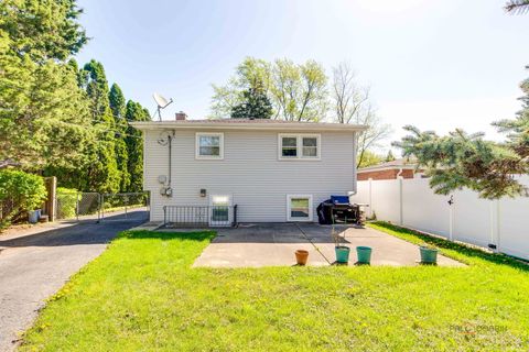 Tiny photo for 338 Ash Avenue, Wood Dale, IL 60191 (MLS # 12628818)