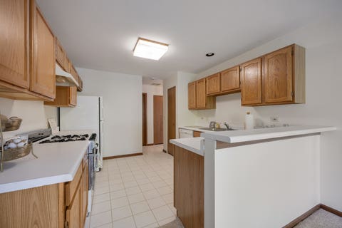 Tiny photo for 216 Brittany Drive #8E-2, Streamwood, IL 60107 (MLS # 12723351)