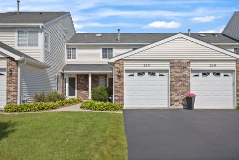Tiny photo for 216 Brittany Drive #8E-2, Streamwood, IL 60107 (MLS # 12723351)