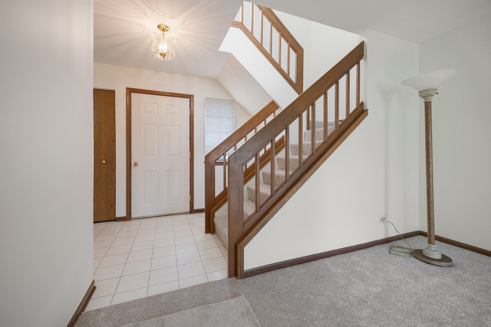 216 Brittany Drive 8E-2