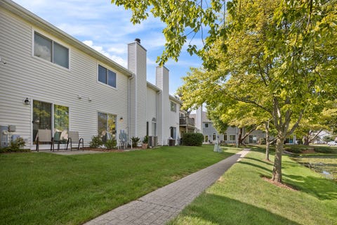 Tiny photo for 216 Brittany Drive #8E-2, Streamwood, IL 60107 (MLS # 12723351)