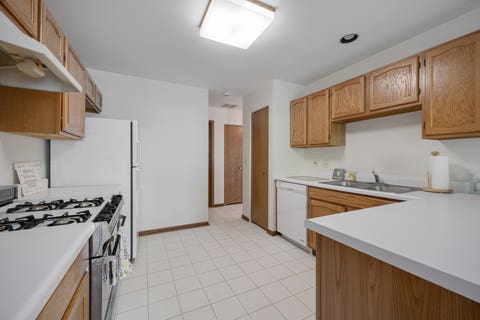 Tiny photo for 216 Brittany Drive #8E-2, Streamwood, IL 60107 (MLS # 12723351)