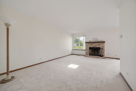 Tiny photo for 216 Brittany Drive #8E-2, Streamwood, IL 60107 (MLS # 12723351)
