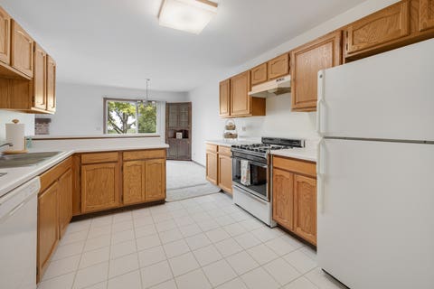 Tiny photo for 216 Brittany Drive #8E-2, Streamwood, IL 60107 (MLS # 12723351)