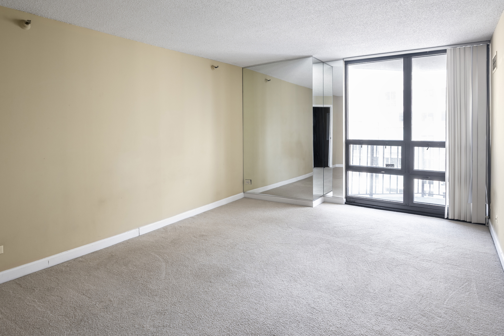 10 E Ontario Street 4007