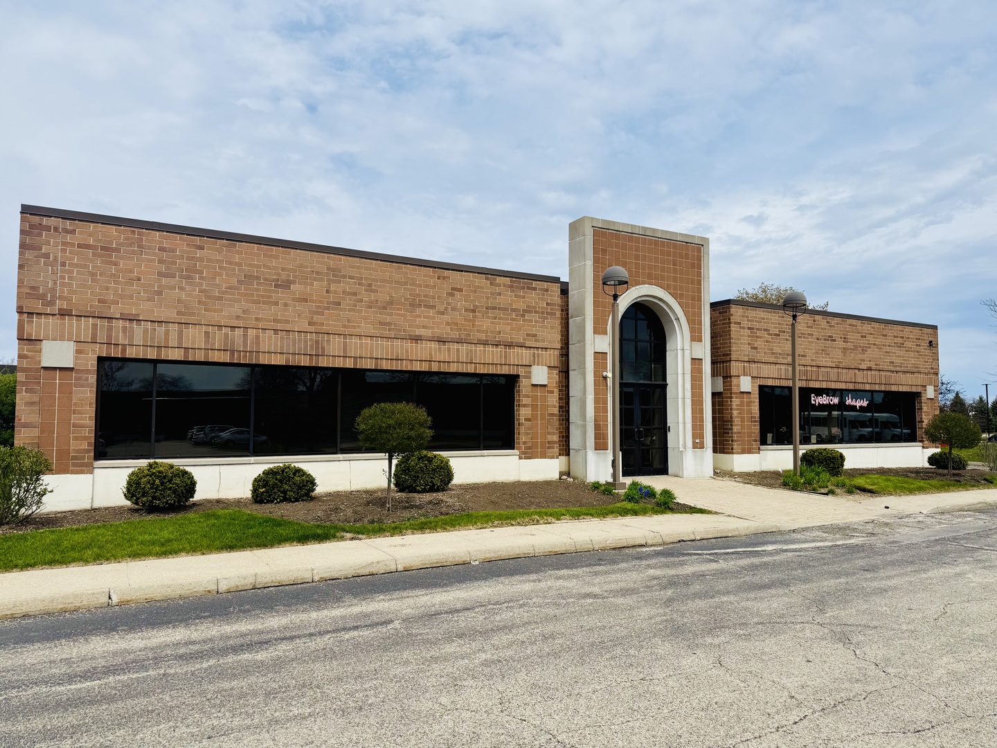 945 Lakeview Parkway 180