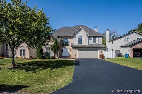 Photo of 880 S Chatham Avenue, Addison, IL 60101 (MLS # 12480507)