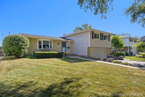Tiny photo for 849 S School Street, Lombard, IL 60148 (MLS # 12472061)