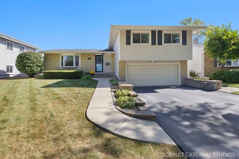 Photo of 849 S School Street, Lombard, IL 60148 (MLS # 12472061)