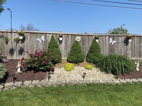 Tiny photo for 849 S School Street, Lombard, IL 60148 (MLS # 12472061)