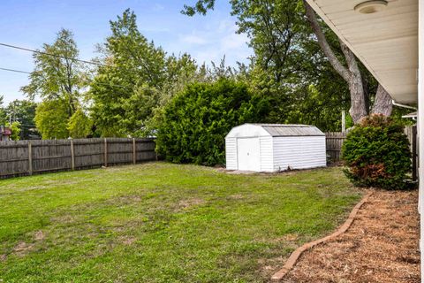 Tiny photo for 165 Mayfair Drive, Lincoln, IL 62656 (MLS # 12477246)