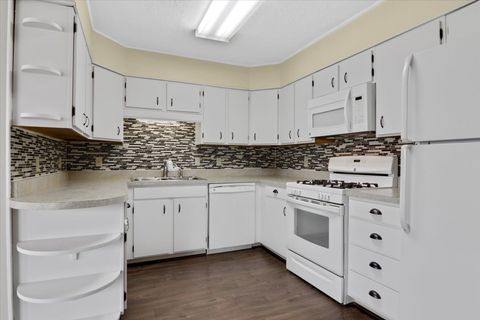 Tiny photo for 165 Mayfair Drive, Lincoln, IL 62656 (MLS # 12477246)