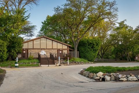 Tiny photo for 5950 Oakwood Drive #4A, Lisle, IL 60532 (MLS # 12635042)