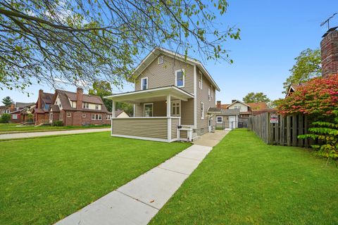 Tiny photo for 1604 Grant Avenue, Rockford, IL 61103 (MLS # 12500135)