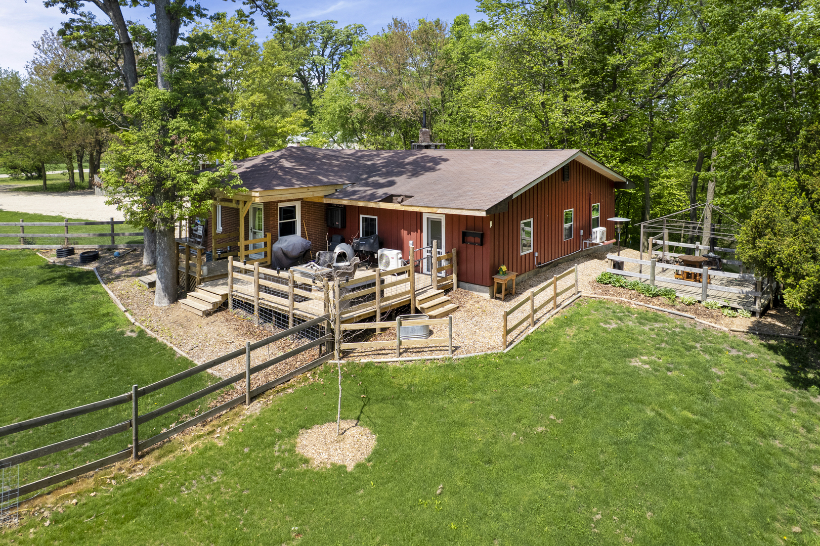 4444 E 1553rd Road