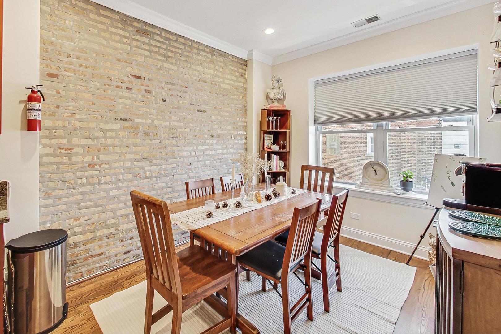 6150 N RAVENSWOOD Avenue 3