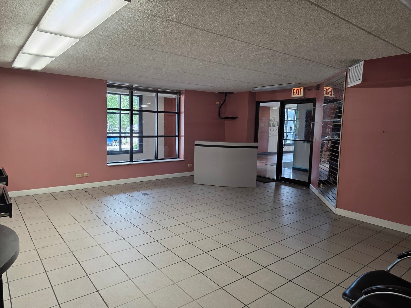 5441 N East River Road RETAIL