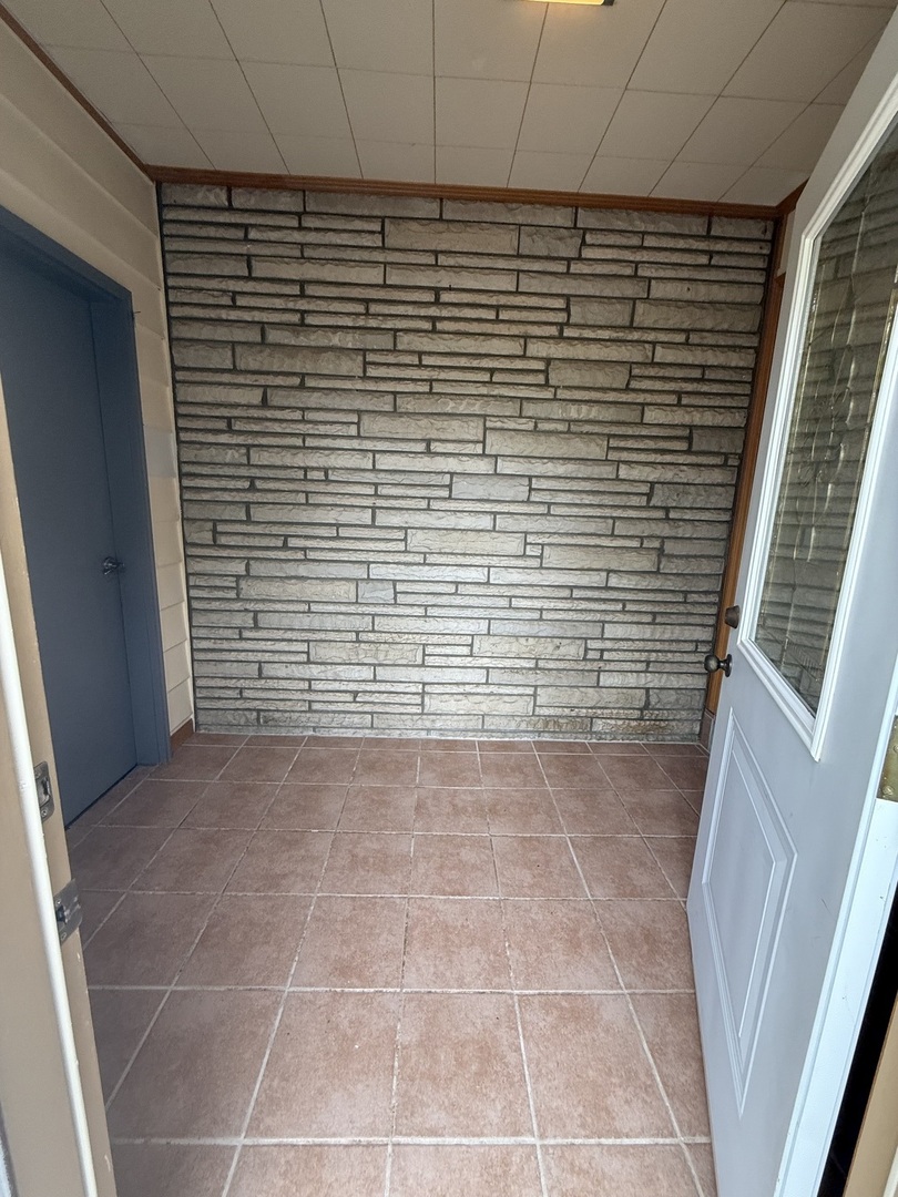 101 White Road