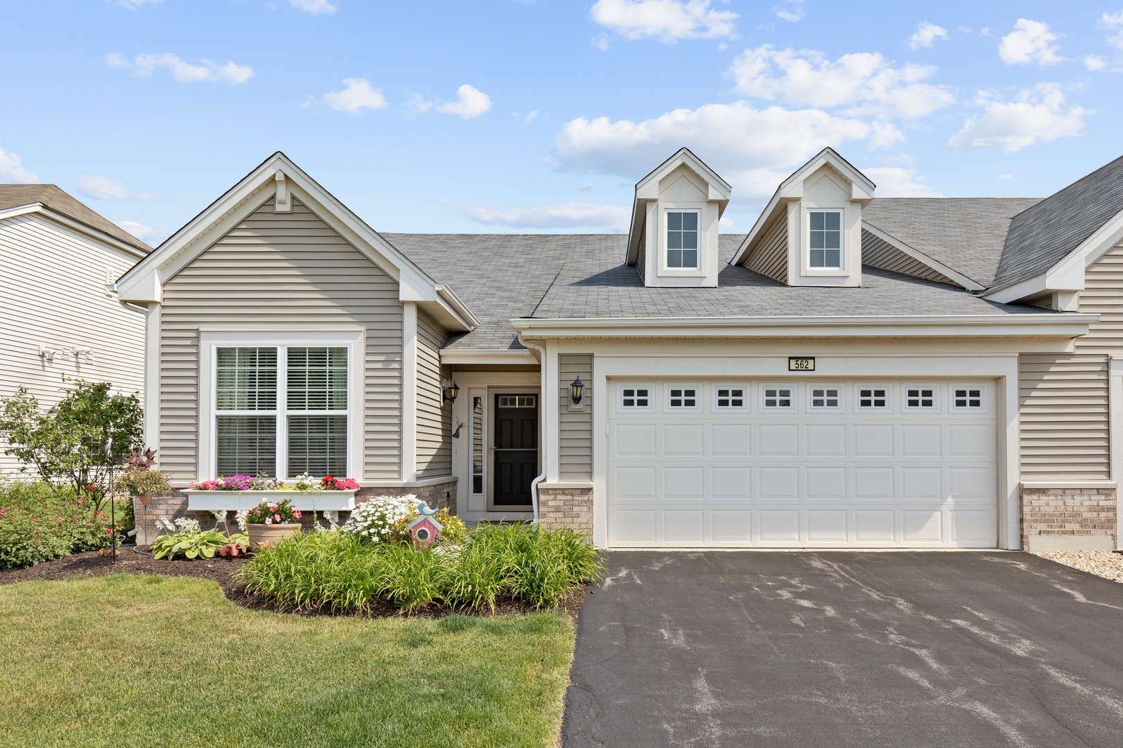 View Pingree Grove, IL 60140 townhome