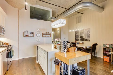 Tiny photo for 900 N Kingsbury Street #812, Chicago, IL 60610 (MLS # 12570084)