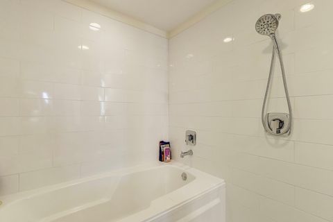 Tiny photo for 900 N Kingsbury Street #812, Chicago, IL 60610 (MLS # 12570084)