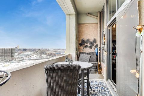 Tiny photo for 900 N Kingsbury Street #812, Chicago, IL 60610 (MLS # 12570084)