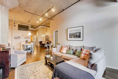 Tiny photo for 900 N Kingsbury Street #812, Chicago, IL 60610 (MLS # 12570084)