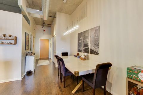Tiny photo for 900 N Kingsbury Street #812, Chicago, IL 60610 (MLS # 12570084)