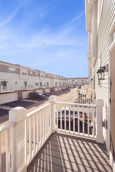 Tiny photo for 1533 Executive Way, Des Plaines, IL 60018 (MLS # 12503644)