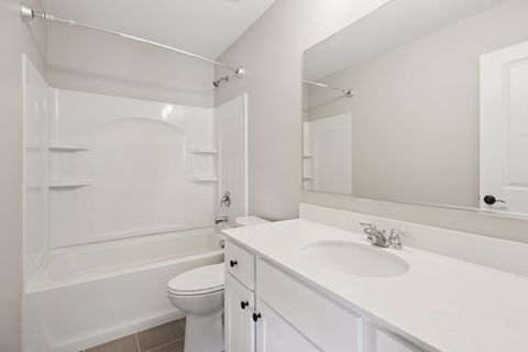 Tiny photo for 1533 Executive Way, Des Plaines, IL 60018 (MLS # 12503644)