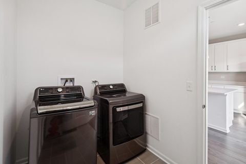 Tiny photo for 1533 Executive Way, Des Plaines, IL 60018 (MLS # 12503644)