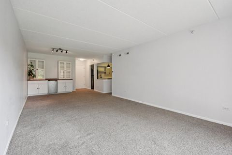 Tiny photo for 650 S River Road #306, Des Plaines, IL 60016 (MLS # 12474636)