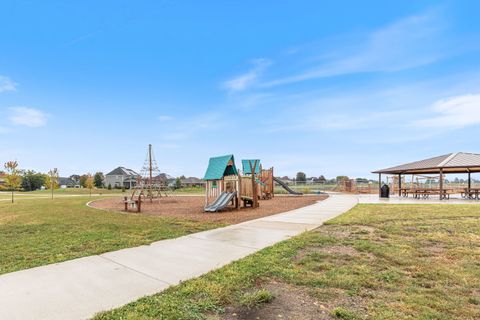 Tiny photo for 21042 Lakewoods Lane, Shorewood, IL 60404 (MLS # 12401212)