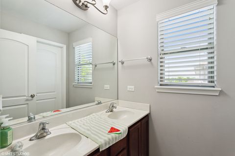 Tiny photo for 21042 Lakewoods Lane, Shorewood, IL 60404 (MLS # 12401212)