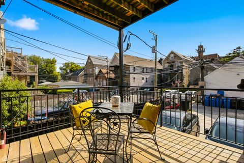 Tiny photo for 1417 N Bosworth Avenue #1, Chicago, IL 60642 (MLS # 12697242)
