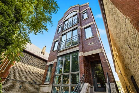 Photo of 1417 N Bosworth Avenue #1, Chicago, IL 60642 (MLS # 12697242)