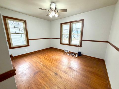 Tiny photo for 721 Adams Street, Ottawa, IL 61350 (MLS # 12564947)