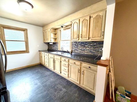 Tiny photo for 721 Adams Street, Ottawa, IL 61350 (MLS # 12564947)