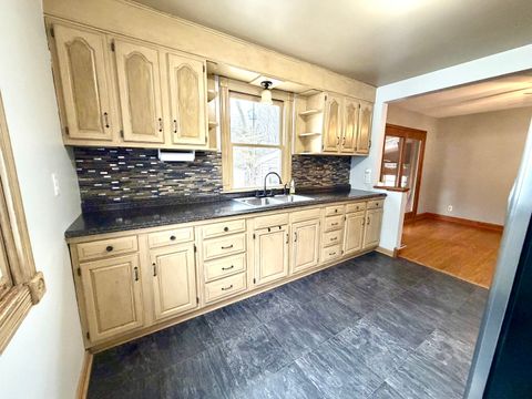 Tiny photo for 721 Adams Street, Ottawa, IL 61350 (MLS # 12564947)